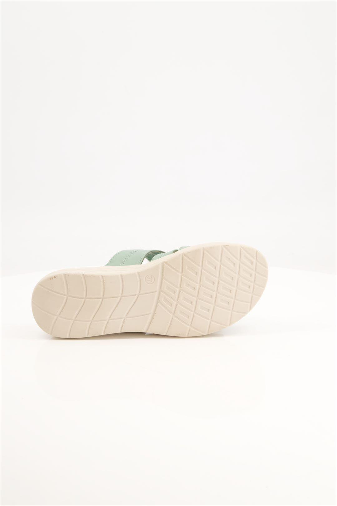 Stylish Ease: Unisex Slippers for All